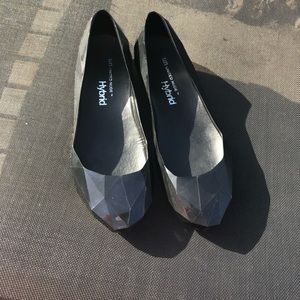 RUBBER FASHION SHOES SIZE 8